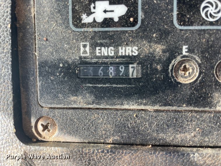 image for item IX9709 1987 Case IH 1660  RWA combine