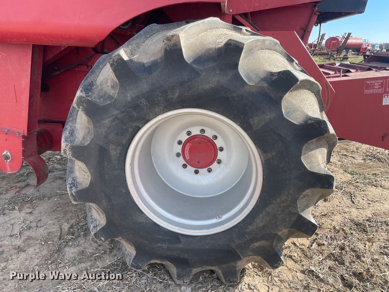image for item IX9709 1987 Case IH 1660  RWA combine