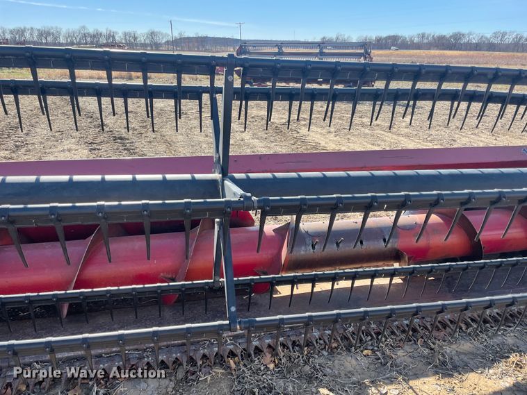 image for item IX9710 1997 Case IH 1020  flex head