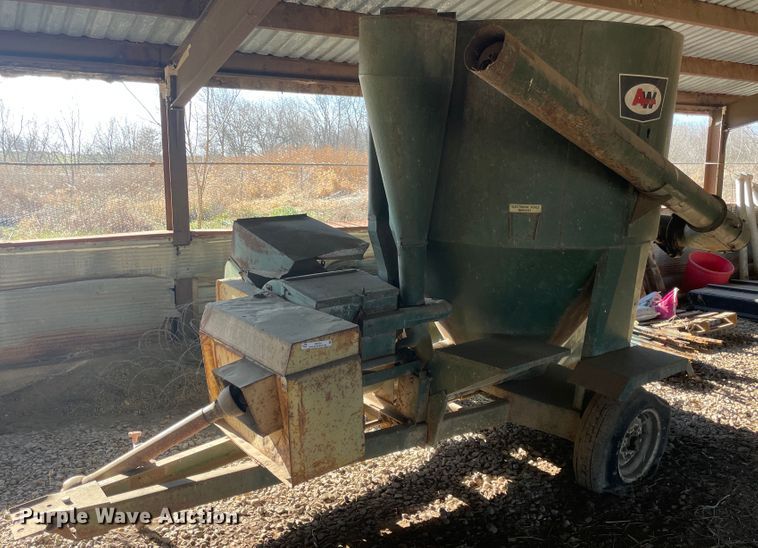 image for item IX9724 Arts-Way 325  feed grinder/mixer