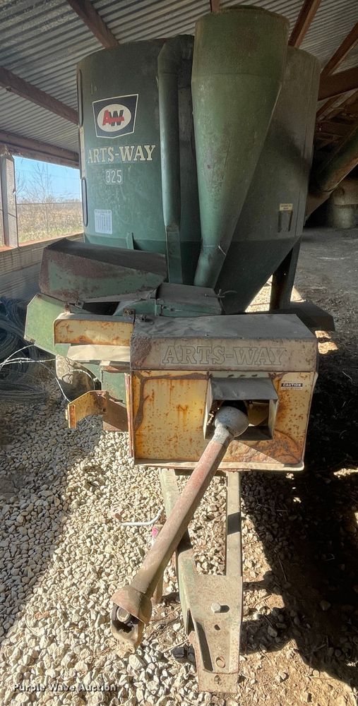 image for item IX9724 Arts-Way 325  feed grinder/mixer
