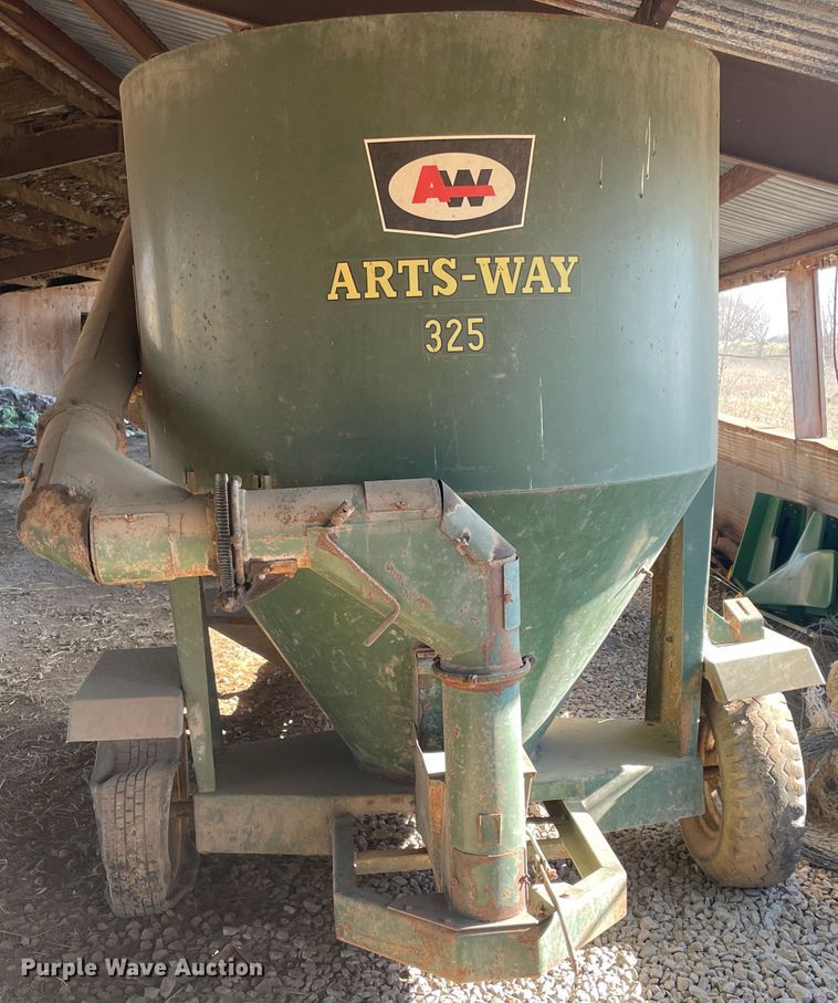 image for item IX9724 Arts-Way 325  feed grinder/mixer