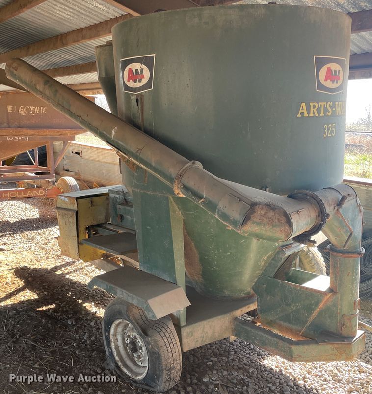 image for item IX9724 Arts-Way 325  feed grinder/mixer