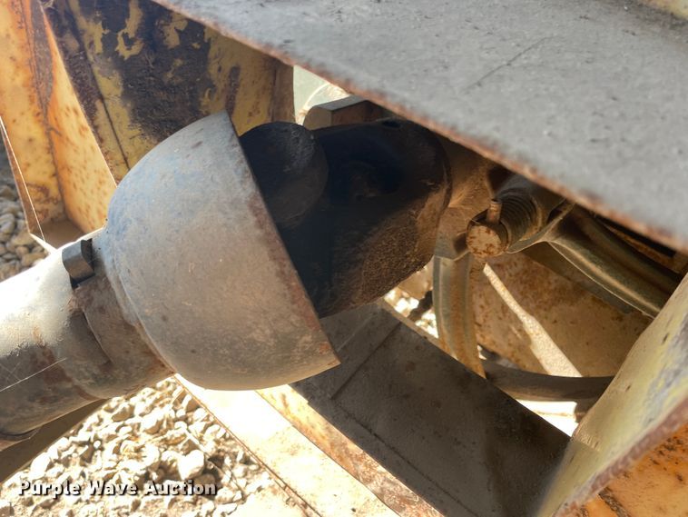 image for item IX9724 Arts-Way 325  feed grinder/mixer