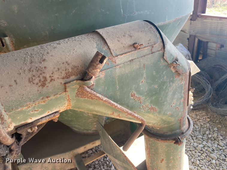 image for item IX9724 Arts-Way 325  feed grinder/mixer