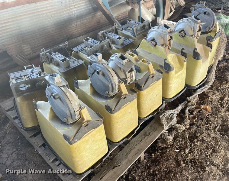 image for item IX9725 Planter parts