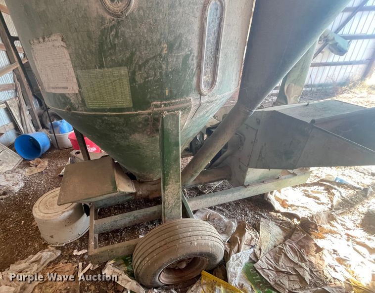 image for item IX9726 John Deere E0400  feed grinder/mixer