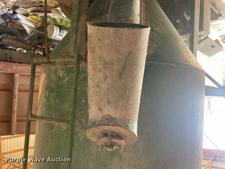 image for item IX9726 John Deere E0400  feed grinder/mixer