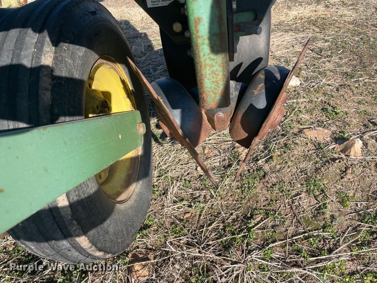 image for item IX9727 John Deere 7000  no-till planter