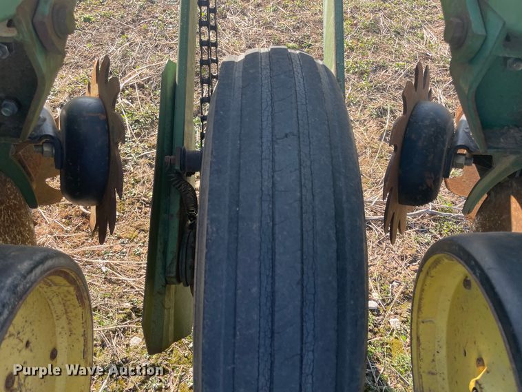 image for item IX9727 John Deere 7000  no-till planter