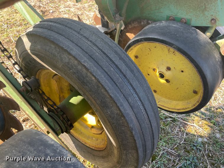 image for item IX9727 John Deere 7000  no-till planter