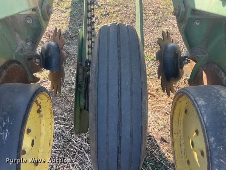 image for item IX9727 John Deere 7000  no-till planter