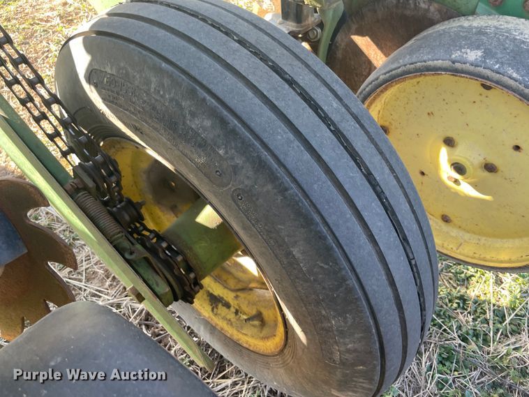 image for item IX9727 John Deere 7000  no-till planter