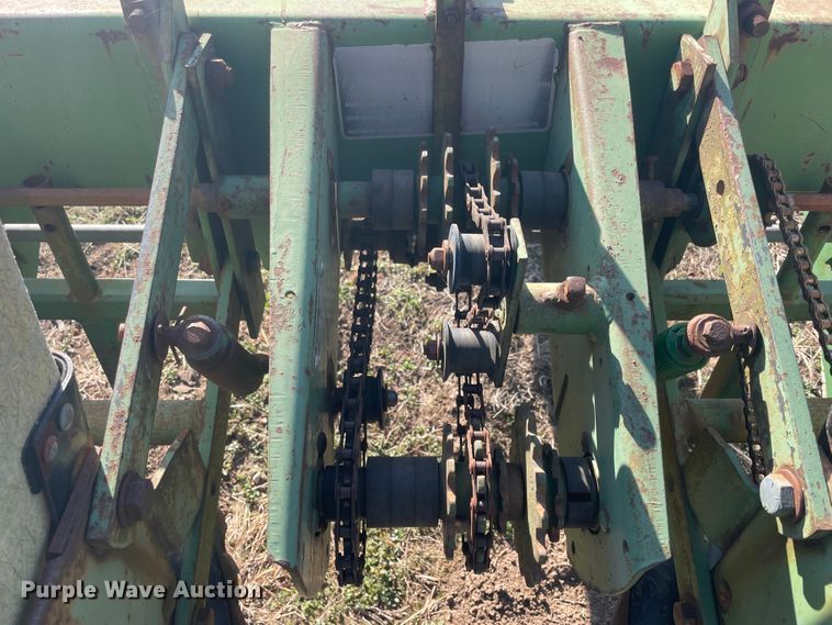 image for item IX9727 John Deere 7000  no-till planter