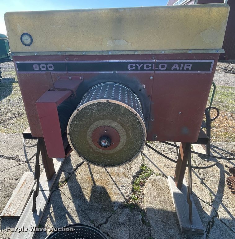 image for item IX9728 International Harvester 800  planter