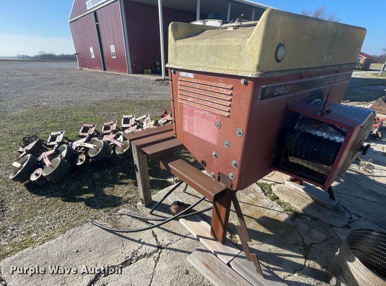 image for item IX9728 International Harvester 800  planter