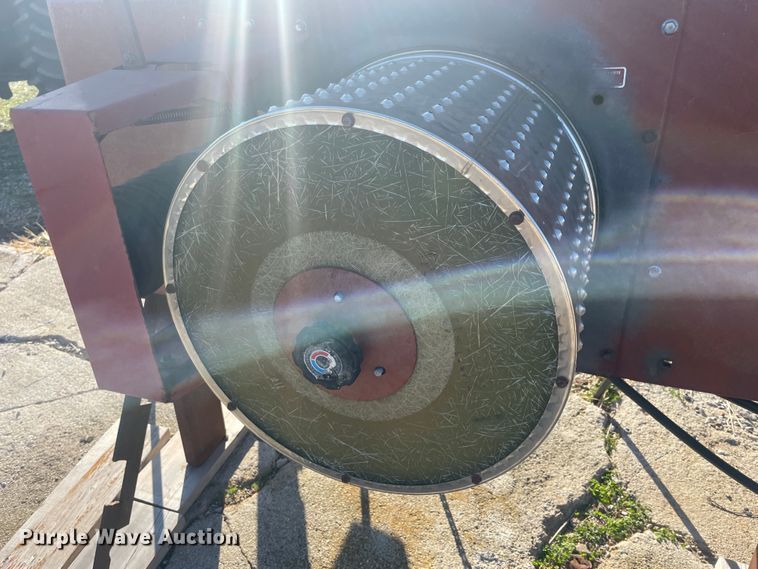 image for item IX9728 International Harvester 800  planter