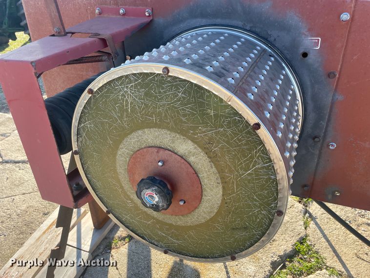 image for item IX9728 International Harvester 800  planter