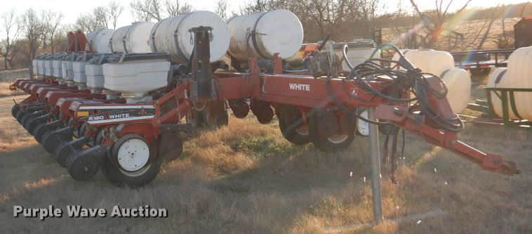 image for item JJ9827 AGCO White 6180  planter