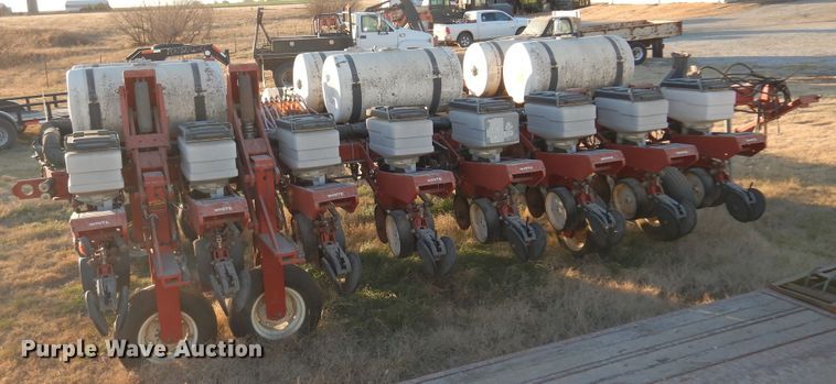 image for item JJ9827 AGCO White 6180  planter