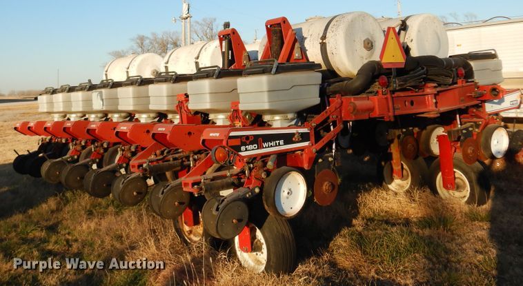 image for item JJ9827 AGCO White 6180  planter