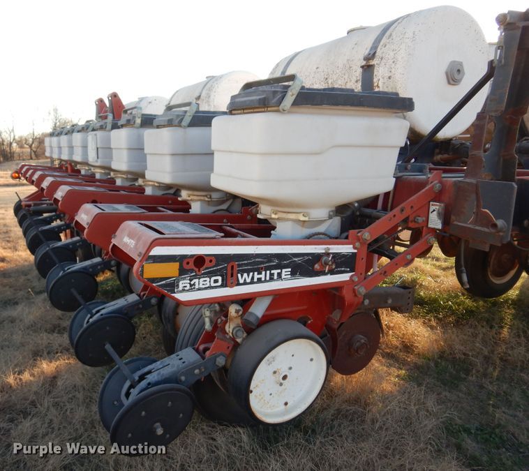 image for item JJ9827 AGCO White 6180  planter