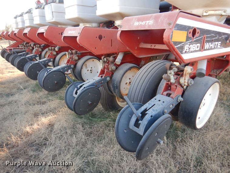 image for item JJ9827 AGCO White 6180  planter
