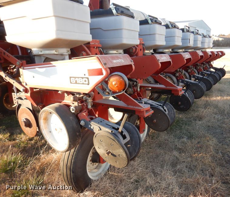 image for item JJ9827 AGCO White 6180  planter