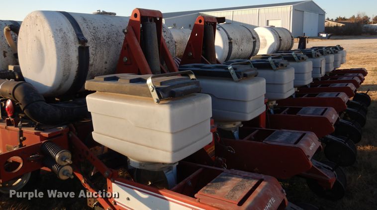 image for item JJ9827 AGCO White 6180  planter