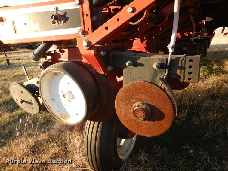 image for item JJ9827 AGCO White 6180  planter