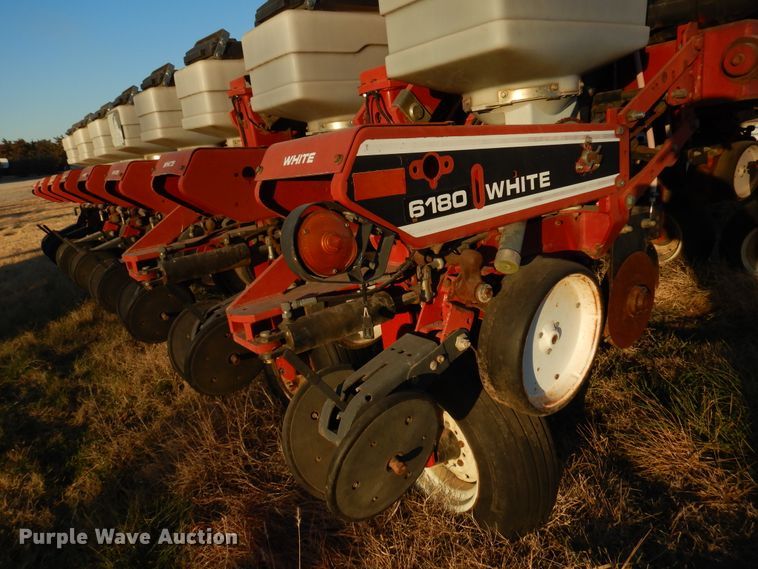 image for item JJ9827 AGCO White 6180  planter