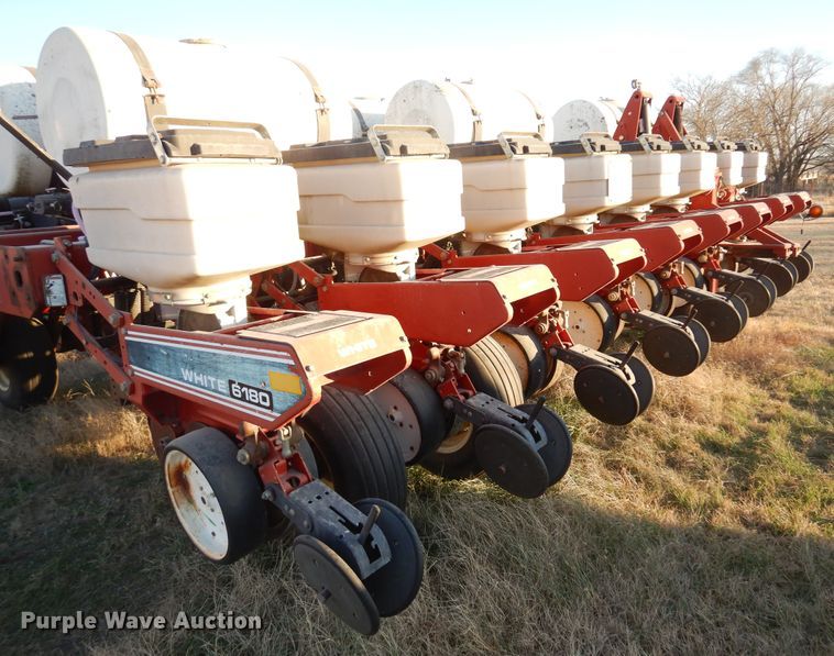 image for item JJ9827 AGCO White 6180  planter