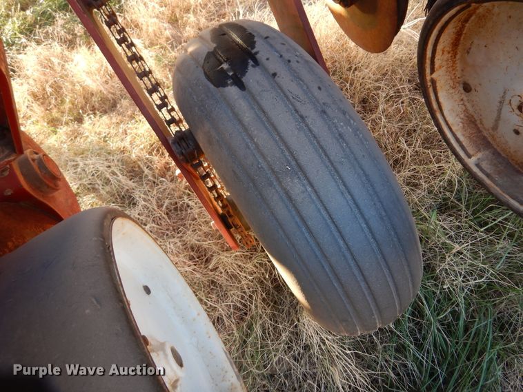 image for item JJ9827 AGCO White 6180  planter