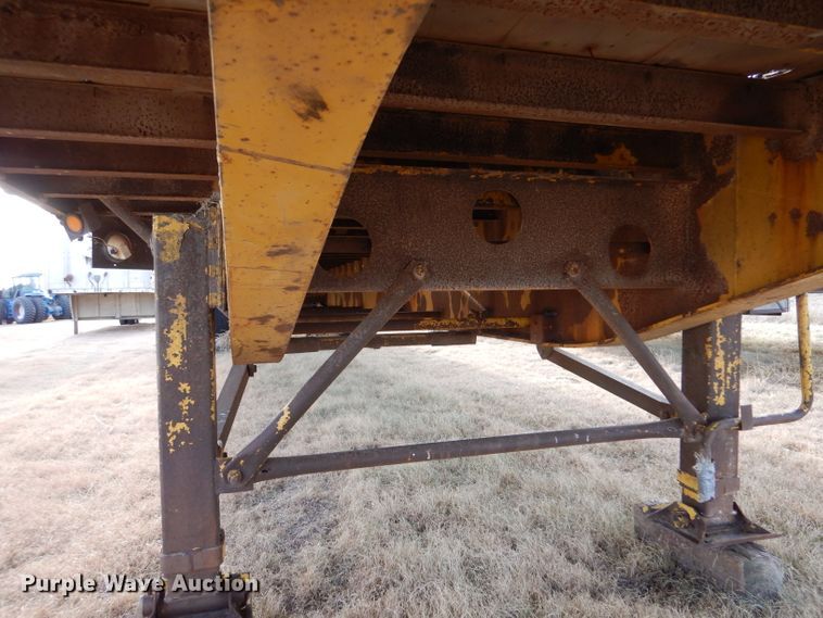 image for item DJ7561 1991 Transcraft TL 140 50X102  flatbed trailer