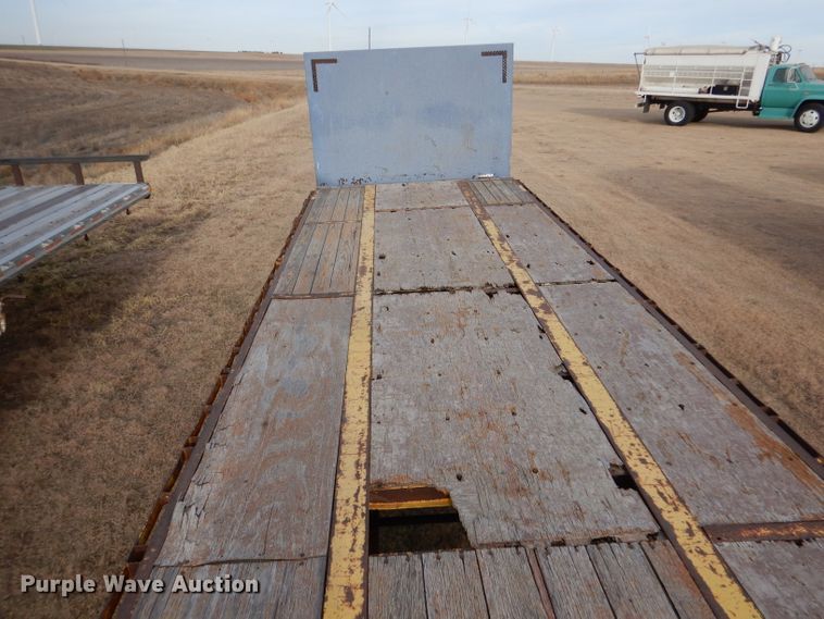 image for item DJ7561 1991 Transcraft TL 140 50X102  flatbed trailer