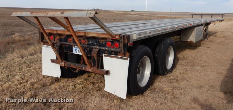 image for item DJ7562 1995 Fruehauf  flatbed trailer