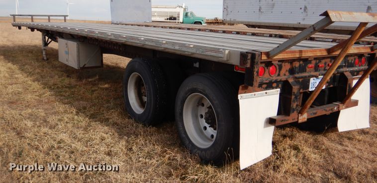 image for item DJ7562 1995 Fruehauf  flatbed trailer