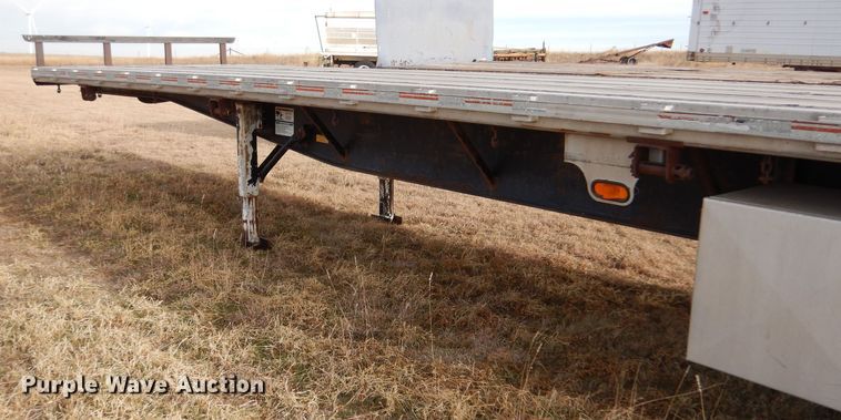 image for item DJ7562 1995 Fruehauf  flatbed trailer