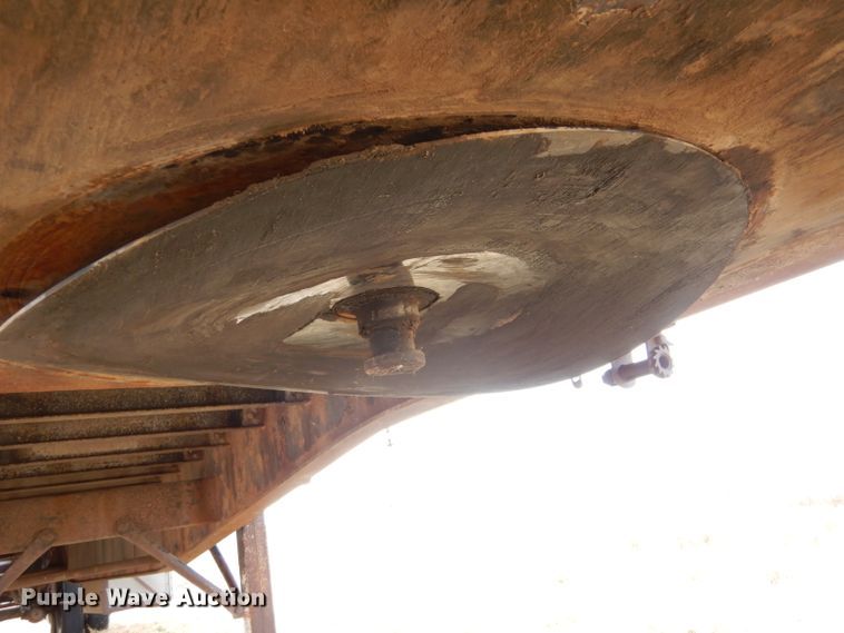 image for item DJ7562 1995 Fruehauf  flatbed trailer