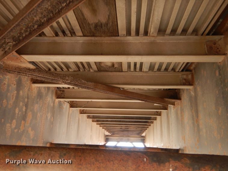 image for item DJ7562 1995 Fruehauf  flatbed trailer