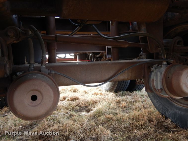 image for item DJ7562 1995 Fruehauf  flatbed trailer