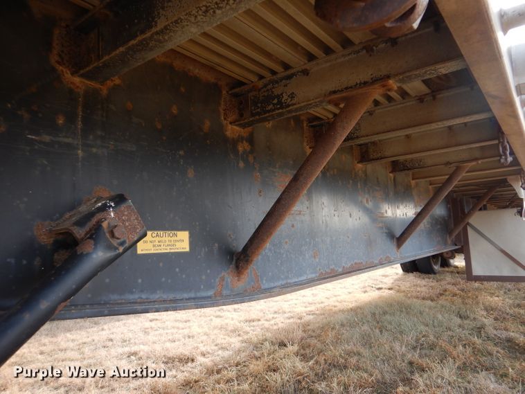 image for item DJ7562 1995 Fruehauf  flatbed trailer