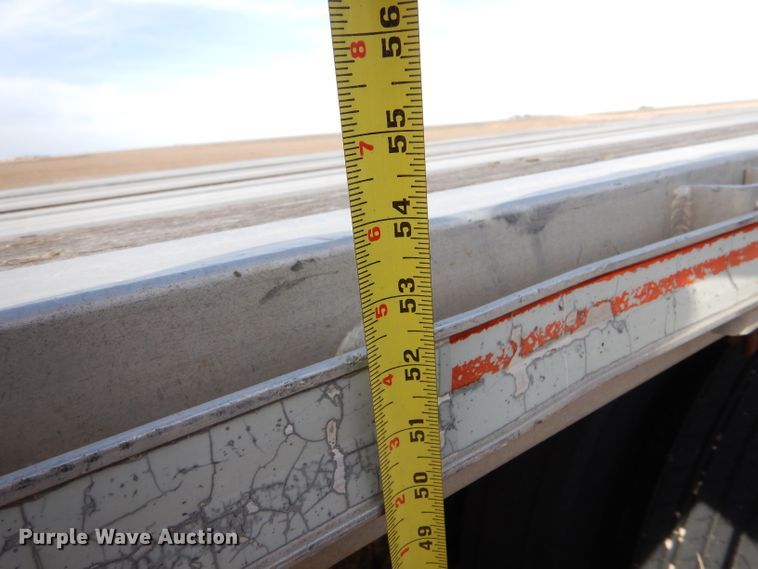 image for item DJ7562 1995 Fruehauf  flatbed trailer