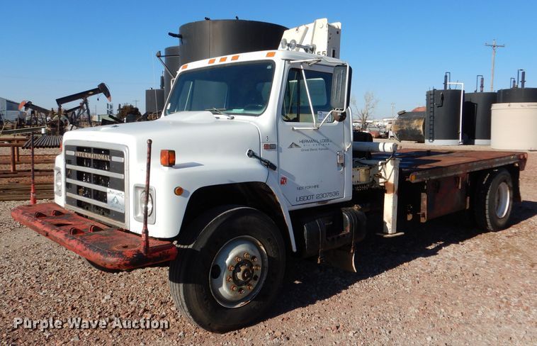 image for item DK7250 1986 International S1900  crane truck