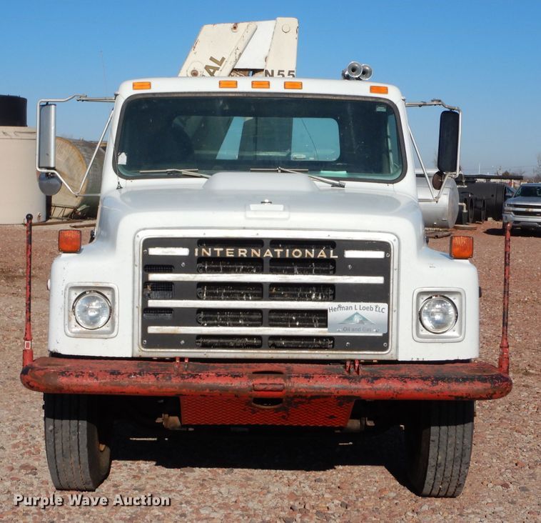 image for item DK7250 1986 International S1900  crane truck
