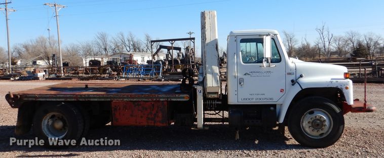 image for item DK7250 1986 International S1900  crane truck