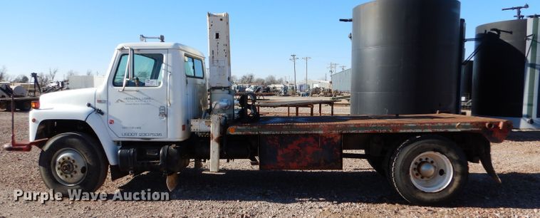 image for item DK7250 1986 International S1900  crane truck