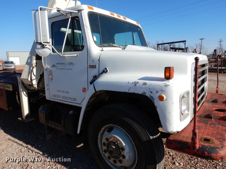 image for item DK7250 1986 International S1900  crane truck