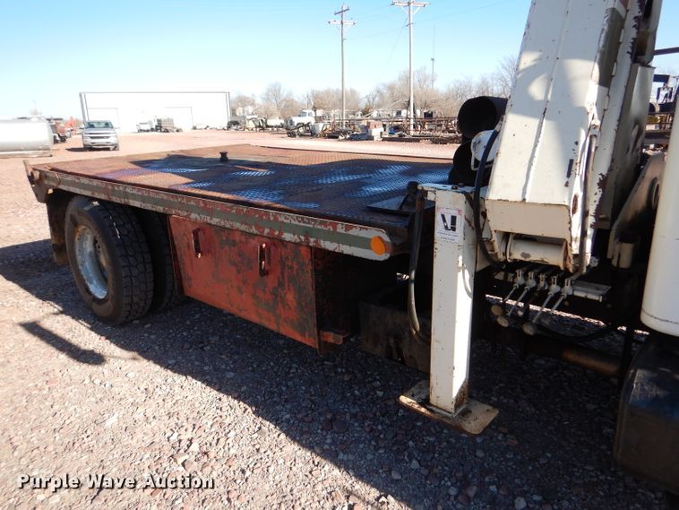 image for item DK7250 1986 International S1900  crane truck