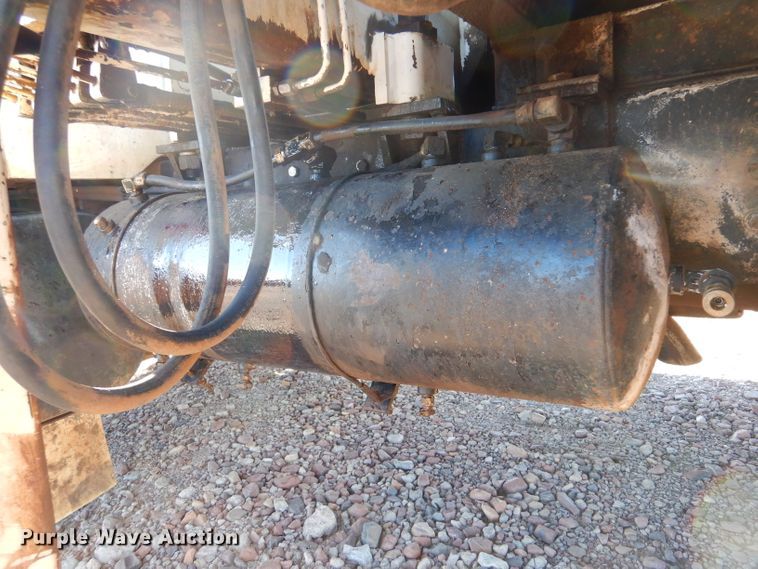 image for item DK7250 1986 International S1900  crane truck